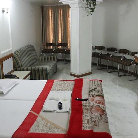 Hotel Unnati Ahmedabad Exteriör bild