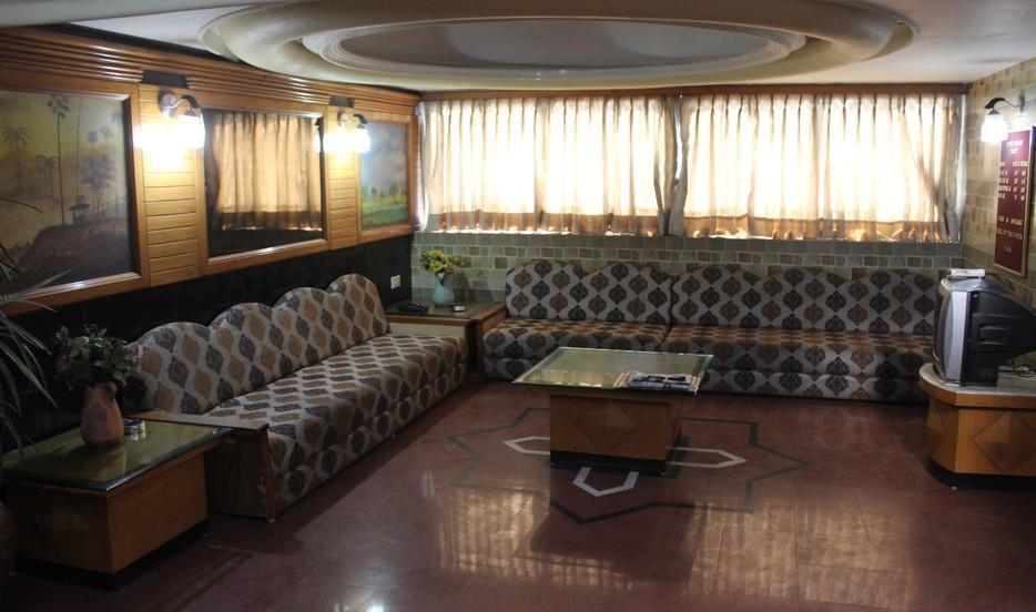 Hotel Unnati Ahmedabad Exteriör bild